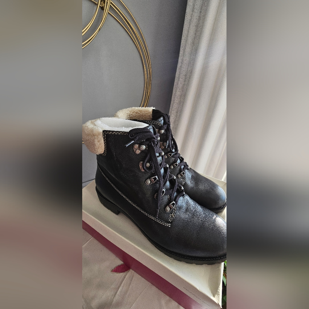 New Naturalizer Black Leather Women's Boots